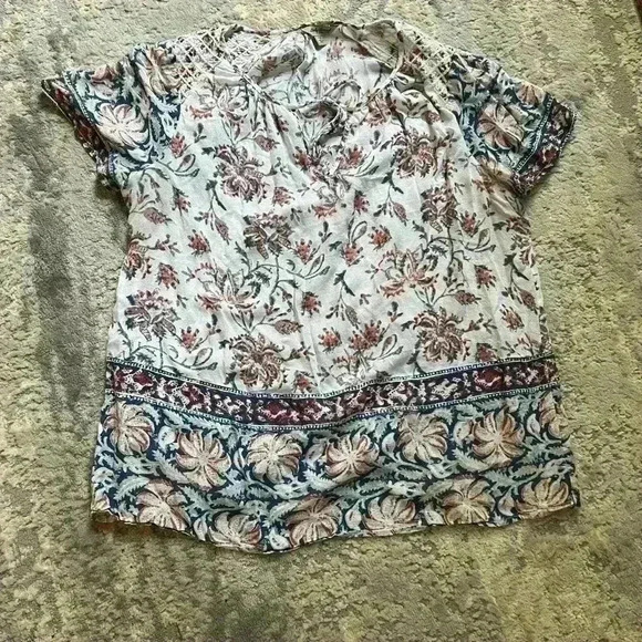 Lucky Brandy Flowy Top - Picture 1 of 3